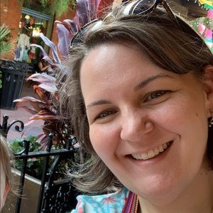 Meet your Posher, Amy